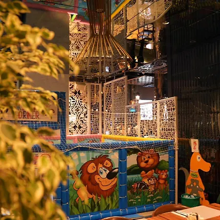 塔克西姆极乐世界酒店 酒店
